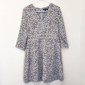 Banana Republic Silky Floral v-Neck Fit and Flare Size 6